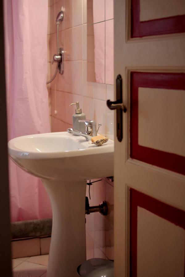 Artroom In Appartment Genova Exterior foto